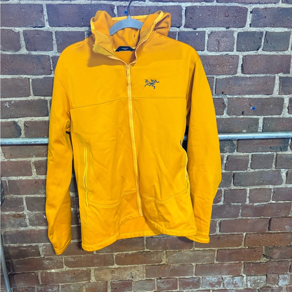 Arc'teryx Men's Vibrant Yellow Performance Jacket